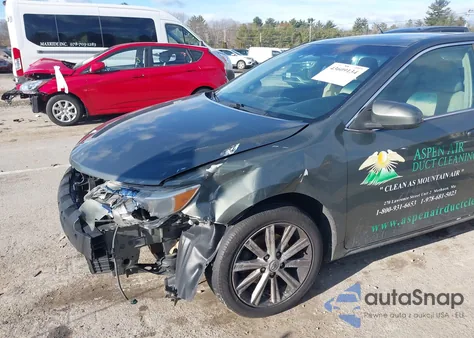 2013 Toyota Camry Xle z USA, uszkodzony, nr VIN 4T4BF1FKXDR289068